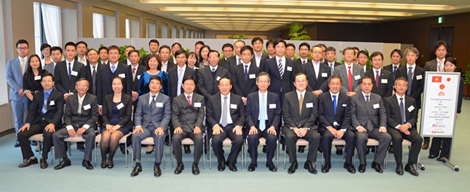Participants in the signing ceremony for the Vietnamese highway project