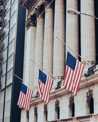 NYダウとは？S＆P500・ナスダック総合指数との違いや初心者にも始めやすい投資方法を解説