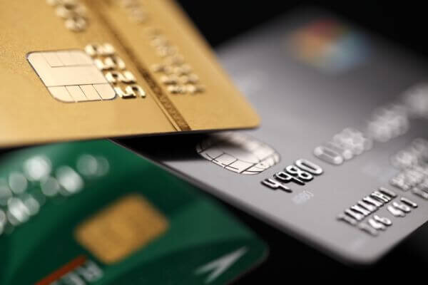 デビットカードがクレジットカードと違う点は？デビットで後払いもできるってホント？