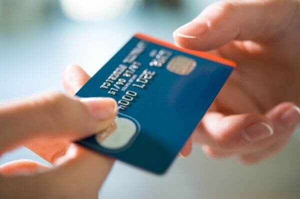 夫婦でクレジットカードを使うメリット、注意点は？