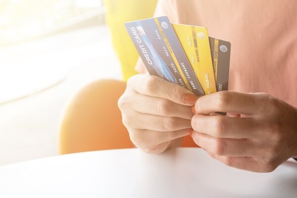 結婚後の費用の支払いに便利!結婚したらクレジットカードの「家族カード」を作ろう!