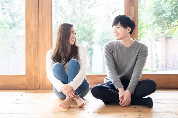 新婚夫婦が家族カードを作るメリットって何?