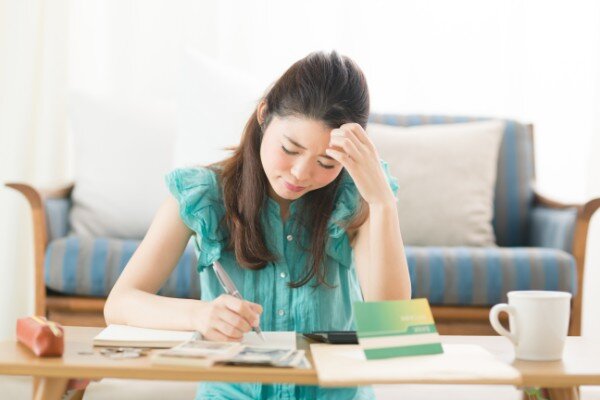 20代一人暮らしの家計管理術!お金が貯まる家計簿のつけ方とは?