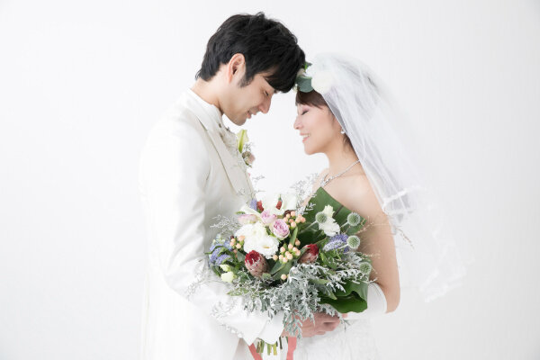 結婚のお祝いを国や会社からもらえるって本当？貰い忘れないために解説！