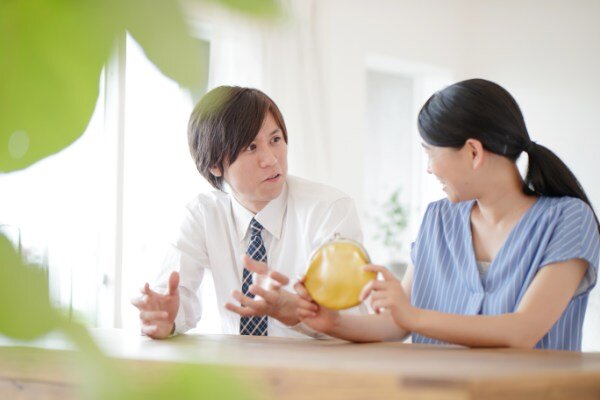 結婚後に貯蓄したお金はどう活用する?投資信託なら初心者でも管理しやすく始めやすい!