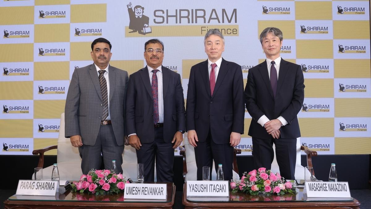 Senior leaders from MUFG and Shriram Finance announcing the acquisition.  Representing MUFG: Yasushi Itagaki, Head of the Global Commercial Banking Business Group and Masashige Nakazono, Head of Global Commercial Banking Planning Division   Representing Shriram Finance: Parag Sharma, Managing Director & Chief Executive Officer and Umesh Govind Revankar, Executive Vice Chairman