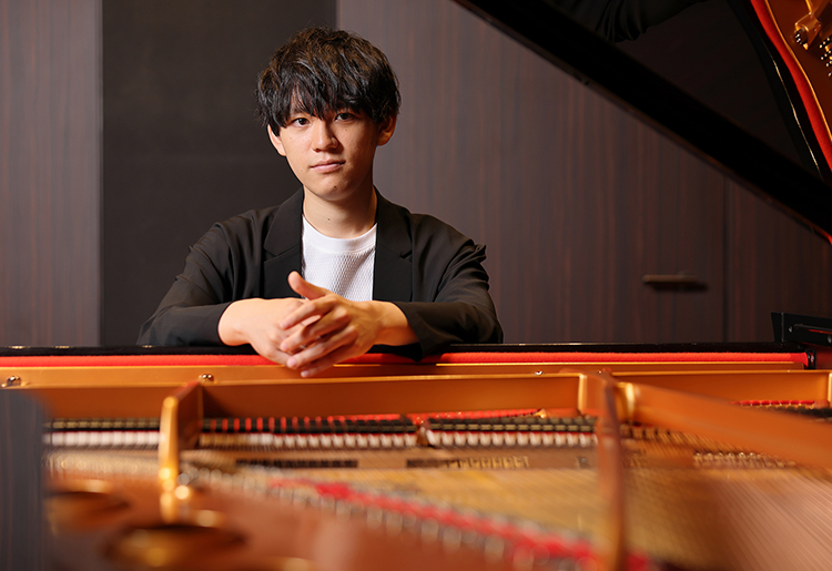 ピアニスト・音楽家 亀井聖矢　音楽のチカラで「想い」を未来へつなぐ