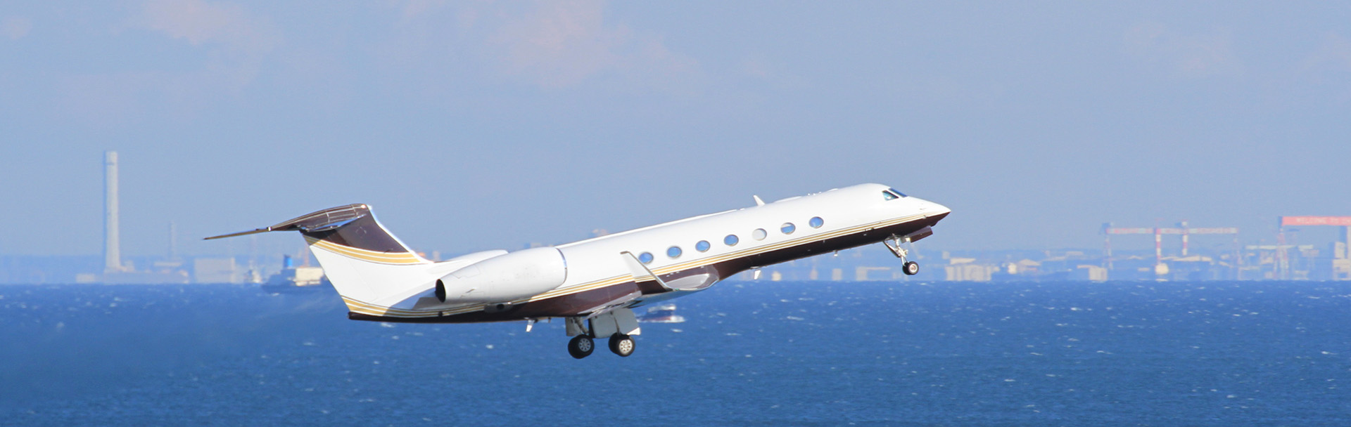 空飛ぶ実物資産「航空機投資戦略」の魅力