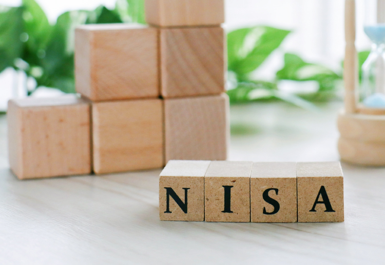 こどもNISAと贈与税の関係を正しく理解する｜暦年贈与・名義預金・祖父母からの資金援助まで解説
