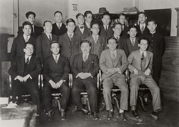 宮内省内匠寮工務課の人々/1931年頃(個人蔵)