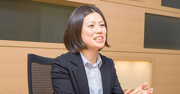 仲 由紀子インタビュー